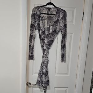 Banana Republic Black and White Long Sleeve Dress